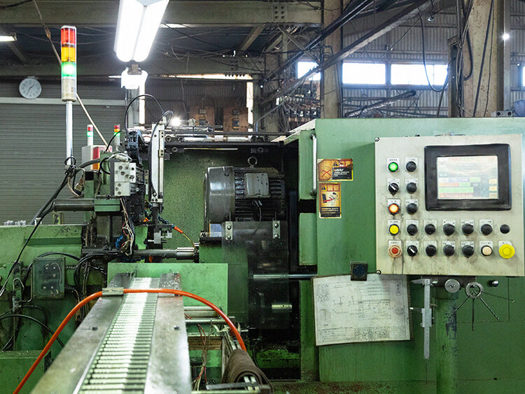 三倉工業の穴あけ加工